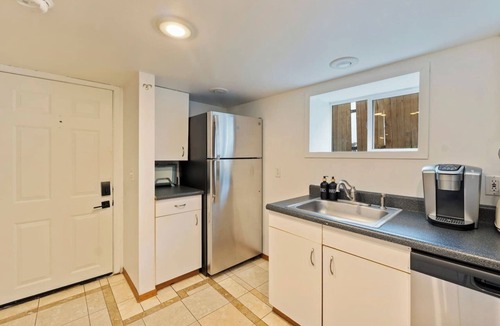 West Woodland House | Chic 4BR House | Prime Ballard/Seattle Location