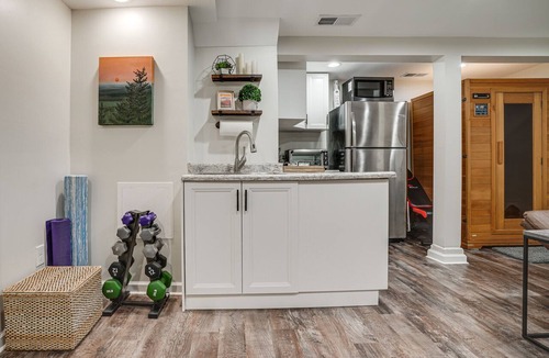 Ericsson Apartment | Chic Minneapolis Apt - 6 Blocks to Lake Nokomis!