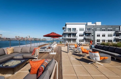 Central-Maverick Square - Paris Street House | Chic Studio | Kitchen | in-unit Washer/Dryer | near Boston Harbor | GLS