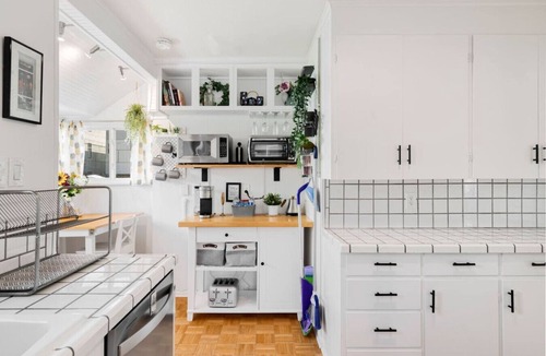 Roosevelt House | City Oasis: Office, Yard & BBQ - Mins to Light Rail Station