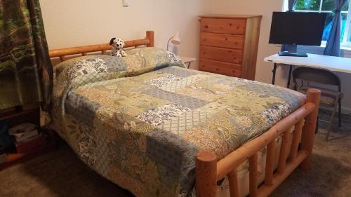 Clallam Bay House | Clallam Bay HideFarAway 2 Bedrooms Queen and Full