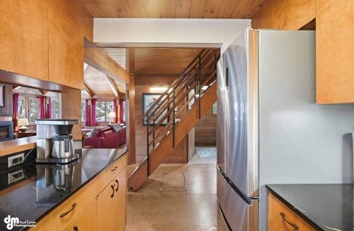 Alyeska House | Classic Ski Cabin Walk to Skiing and Restaurants