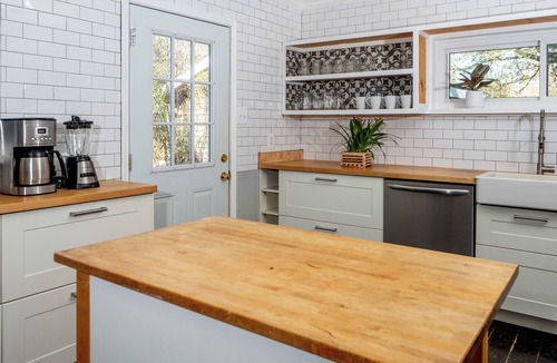 Folsom House | Clean, comfortable, peaceful home in Folsom! 4/2, 2 king beds, sleeps 12