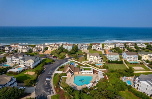 Duck House | Cloudbreak: Pet Friendly, Oceanside, Hot Tub, Community Amenities!