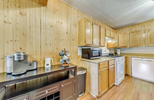 Cloudcroft Cabin | Cloudcroft Mountain Retreat ~ 5 Mi to Skiing!