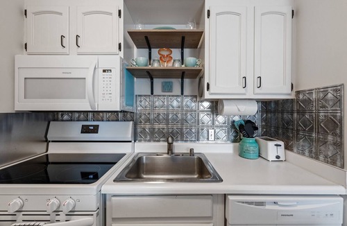Historic Lahaina Front Street Condo | Coastal Chic Studio in Lahaina
