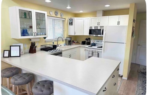 Westport Cabin | Coastal Cottage Retreat ~ Walk to the Beach