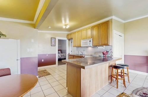 Copalis Beach Condo | Coastal oceanfront condo with shared hot tub & beach trail access, dog friendly