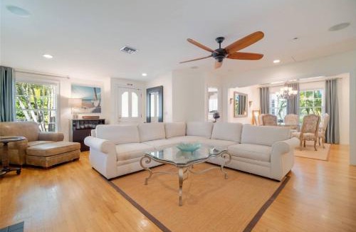 Grandview Heights House | Coco Plum Cottage Vacation Rental