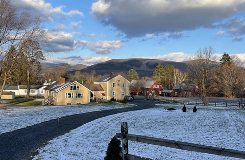 Manchester Center House | Colonial Escape in Manchester, Vermont
