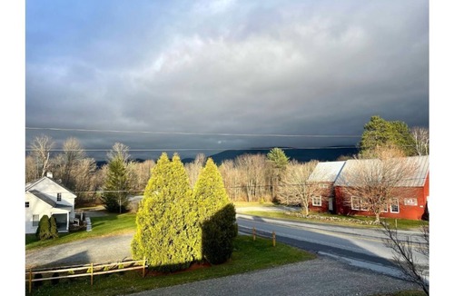 Manchester Center House | Colonial Escape in Manchester, Vermont