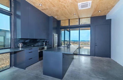 Quincy House | Columbia River Retreat Lakehouse