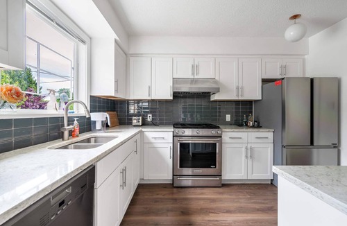 West Side House | Comfortable 5B2B Family Home in Vancouver