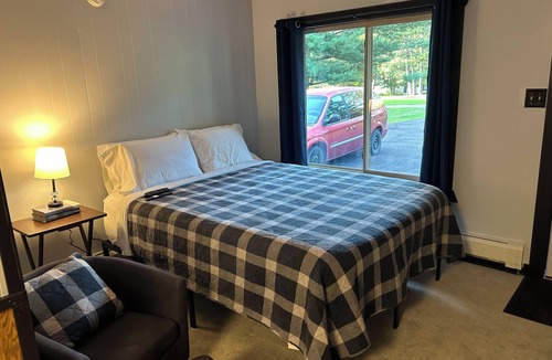 Lake Shore Hotel | Comfortable & Inviting Studio Motel Room at Gull Lake Motel, in Lake Shore, MN