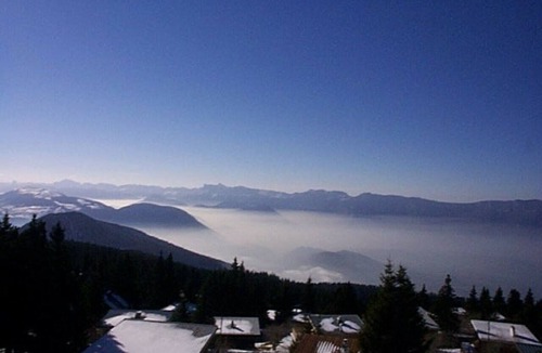Chamrousse Apartment | Comfortable studio for 4 near slopes, pets allowed