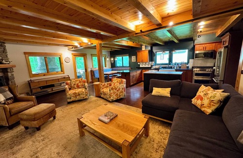 Carrabassett Valley House | Comfortable mountainside living w/large outdoor patio