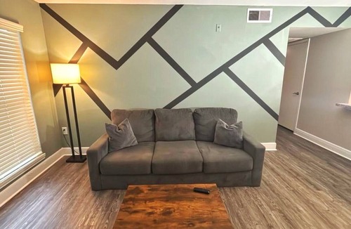 Astrodome Apartment | Comfy King 2Bed 2Bath/Walk to NRG/1mi Med Center