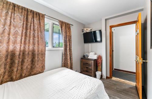 Airport Heights Community Council House | Compact But Cozy Too