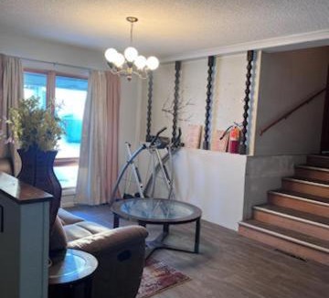 Russian Jack Park House | Compact, Comfortable And Cozy Too