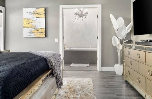 Quincy House | Completely Renovated Townhome in Sunserra at Crescent Bar