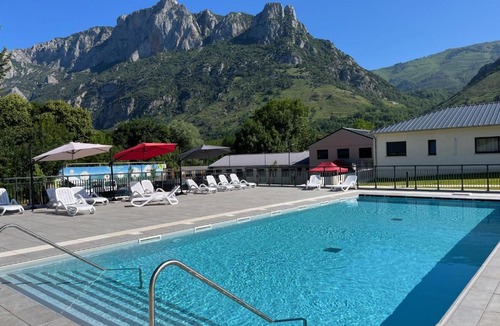 Les Cabannes Resort | Complexe des Oustalous