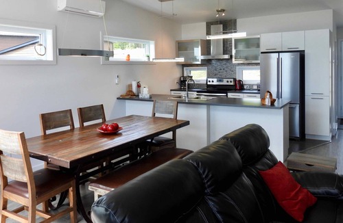 Sainte-Emelie Condo | Condo de Luxe 225
