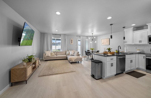 Quincy House | Contemporary Comfort in Quincy