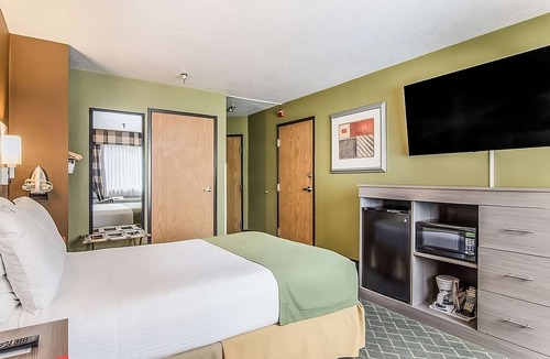 Poulsbo Hotel | Convenient Accommodation in GuestHouse Poulsbo! Free Breakfast and Parking!