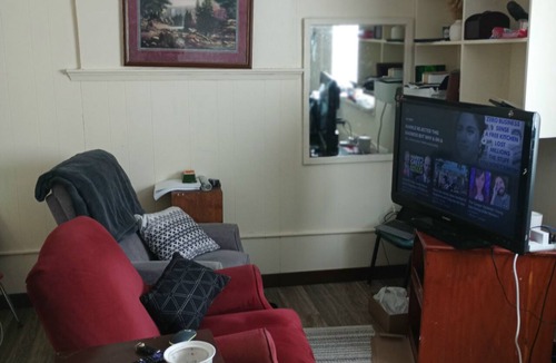 Ketchikan Cottage | Conveniently Located 1-br Cottage in Ketchikan Everything in Walking Distance