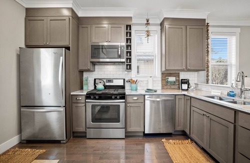 Seabrook House | Cottage w/Private Hot Tub, Fenced Yard + Indoor/Outdoor Fireplace + EV Charger