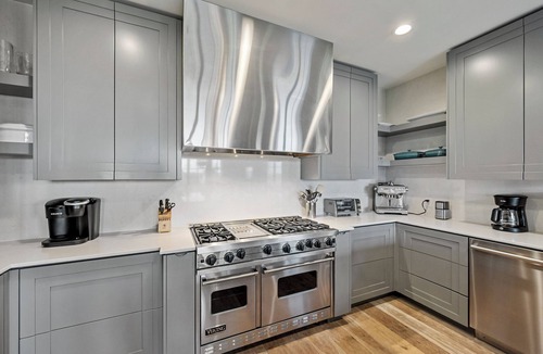 North Park City House | Cottage with Ski-in/Ski-out Access and Private Hot Tub!