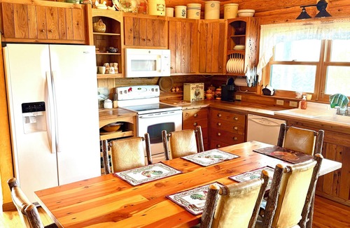 Star Valley Ranch House | Cottonwood Lodge