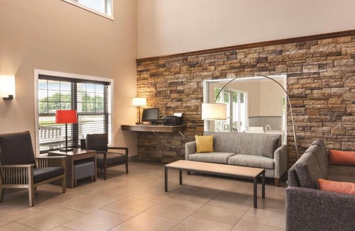 Buffalo Hotel | Country Inn & Suites by Radisson, Buffalo, MN