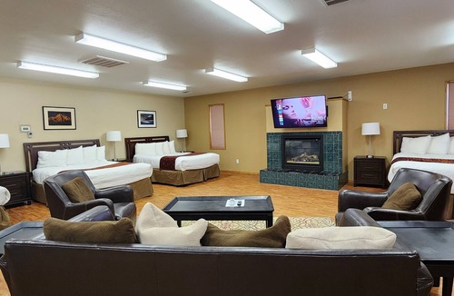 Packwood Hotel | Cowlitz River Lodge
