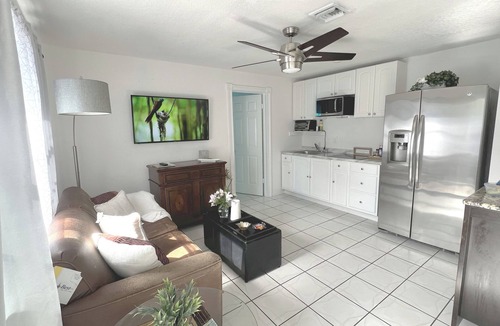 Lake Worth Corridor Apartment | Cozy 1. bedroom apartment in nice Greenacres with AC