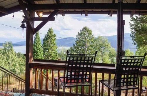 Irwin Cabin | Cozy 2-bed cabin looking over Palisades Lake!
