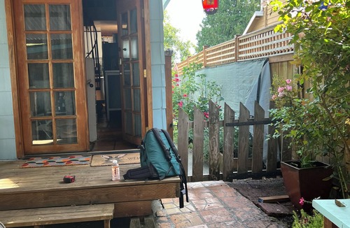 Greenwood Ski Chalet | Cozy 2-bedroom chalet in fantastic Seattle with WiFi