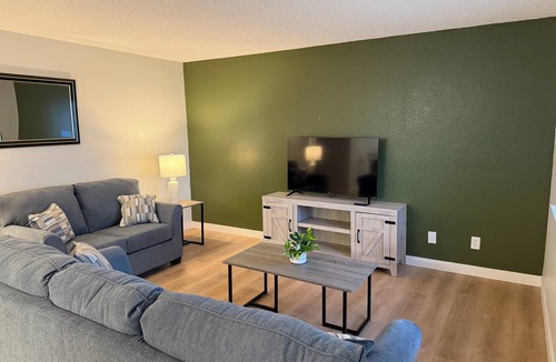 Southeast Boise Condo | Cozy 2-bedroom condo in charming Boise with AC