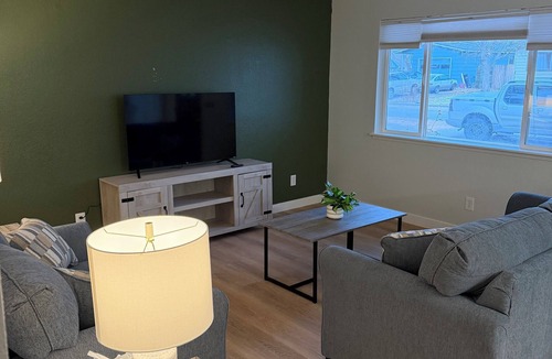Southeast Boise Condo | Cozy 2-bedroom condo in charming Boise with AC