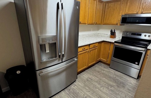 Arlington Condo | Cozy 2-bedroom condo in peaceful Arlington with AC