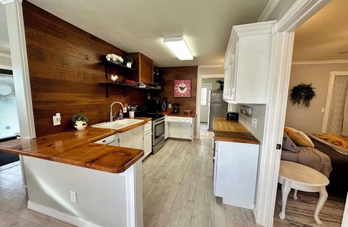 Canyon County Cottage | Cozy 2-bedroom cottage in charming Middleton with AC