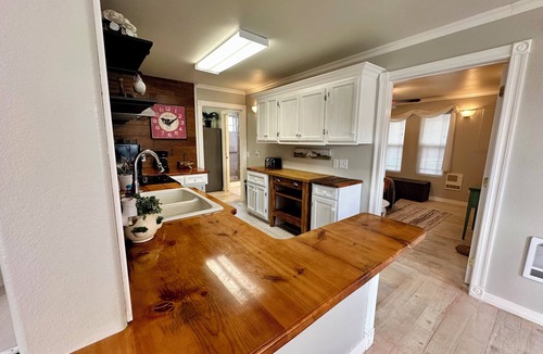 Canyon County Cottage | Cozy 2-bedroom cottage in charming Middleton with AC