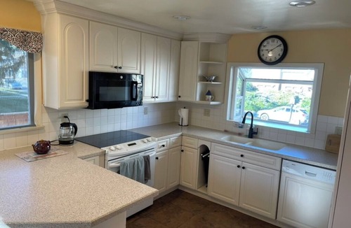 Wenatchee House | Cozy 2-bedroom Wenatchee view house close to town