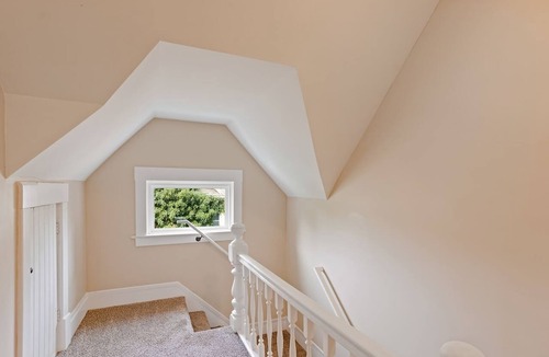 Spokane House | Cozy 3BR Spokane home near downtown—Wi‑Fi, BBQ, Off street parking, Sleeps 8
