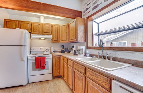 University Area Apartment | Cozy Anchorage Vacation Rental Near Hospitals!