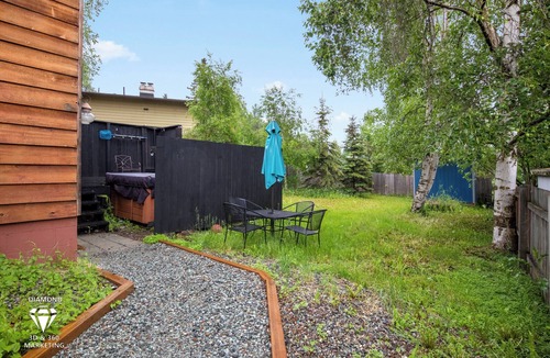 Russian Jack Park House | Cozy Arctic Den w/Hot Tub, 10 min from downtown