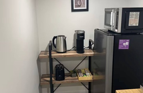 Thornhill House | Cozy Basement Studio Suite