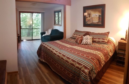 Unaka House | Cozy Bear Paw Mountain Retreat