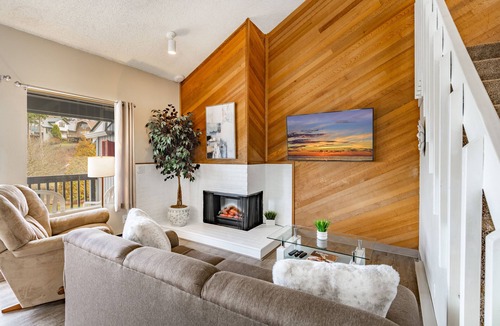 Birch Bay Condo | Cozy Birch Bay Summer Break Hot Tub 205