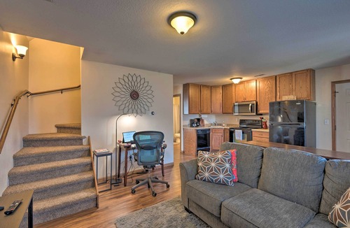 Cedar Rapids House | Cozy Cedar Rapids Pad - 2 Blocks to Mercy Care!